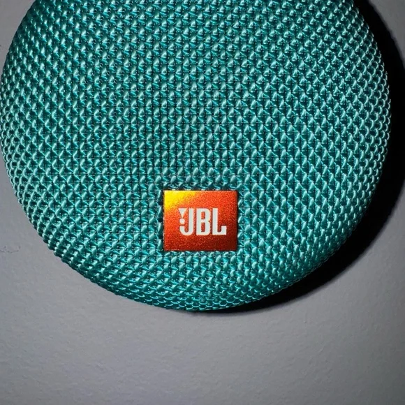 JBL Clip 3 portable speaker - Picture 2 of 3